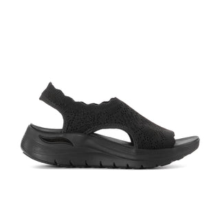 Women's Arch Fit 2.0 black sandal with textured knit upper and cushioned platform sole