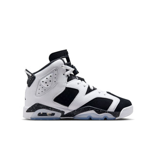 Youth high-top sneakers in white, black and light blue with lace-up design.