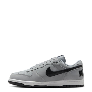 Men's Nike low-top sneakers, light gray side panel with black heel tab