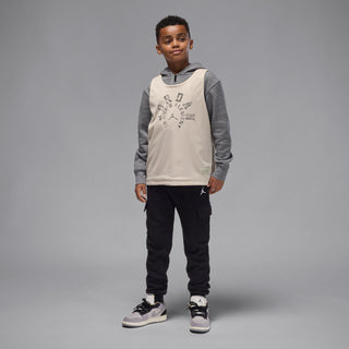Youth black fleece cargo pants with cargo pockets and Jumpman logo on thigh