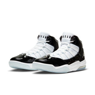 High-top basketball shoes in black and white, lace-up design with Jumpman logo