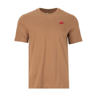 Men's crewneck graphic T-shirt in ale brown with small Nike logo at chest