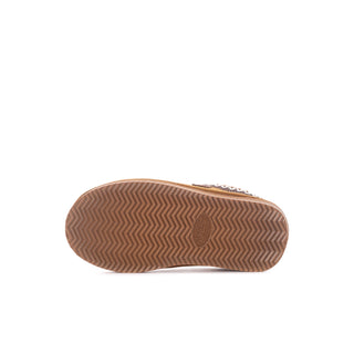 Kids moccasin slipper outsole with zigzag tread and chestnut heel label