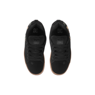 Youth black skate shoes, camo heel panels and textured tread sole