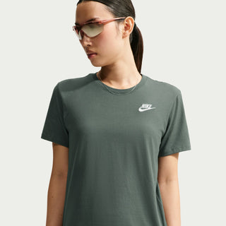 Women’s dark green short-sleeve tee with Nike logo at front neckline