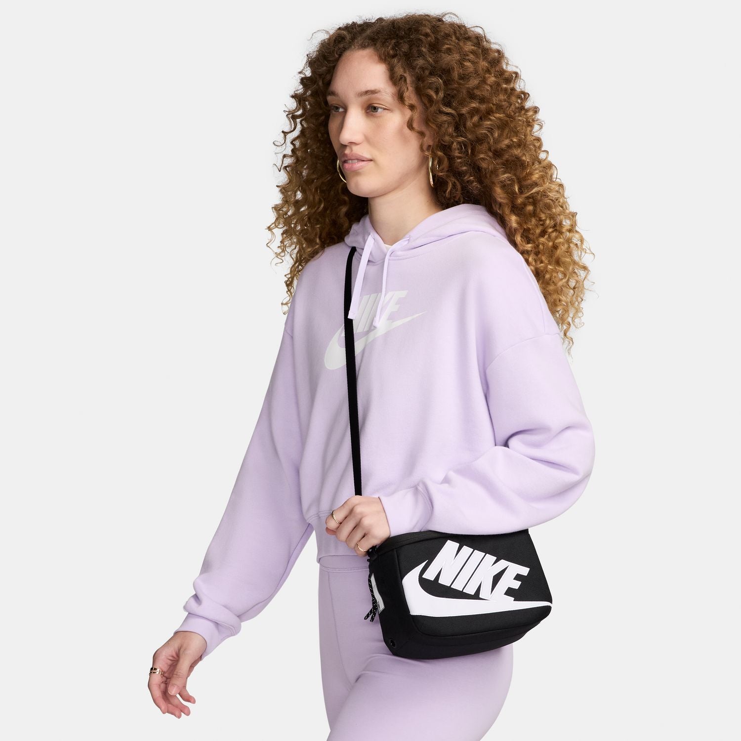 Nike Mini Shoebox Crossbody Bag 3L | Black/White