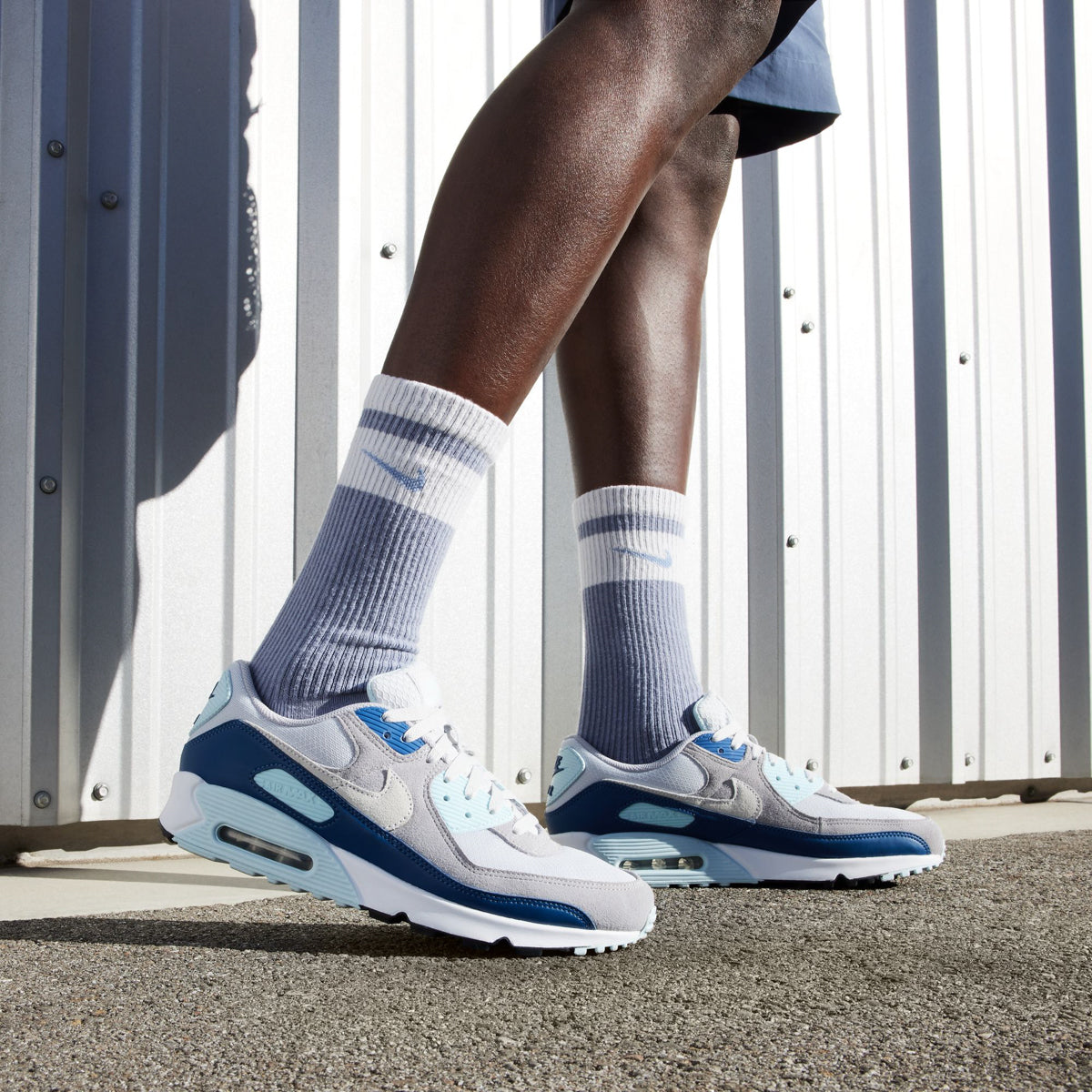 NIKE Men s Air Max 90