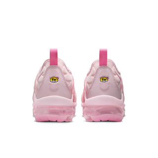 Pink women's sneakers from the heel, with pull tab and cushioned back
