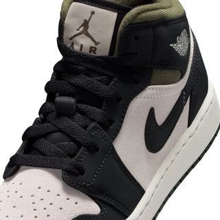 AJ 1 Mid -Youth