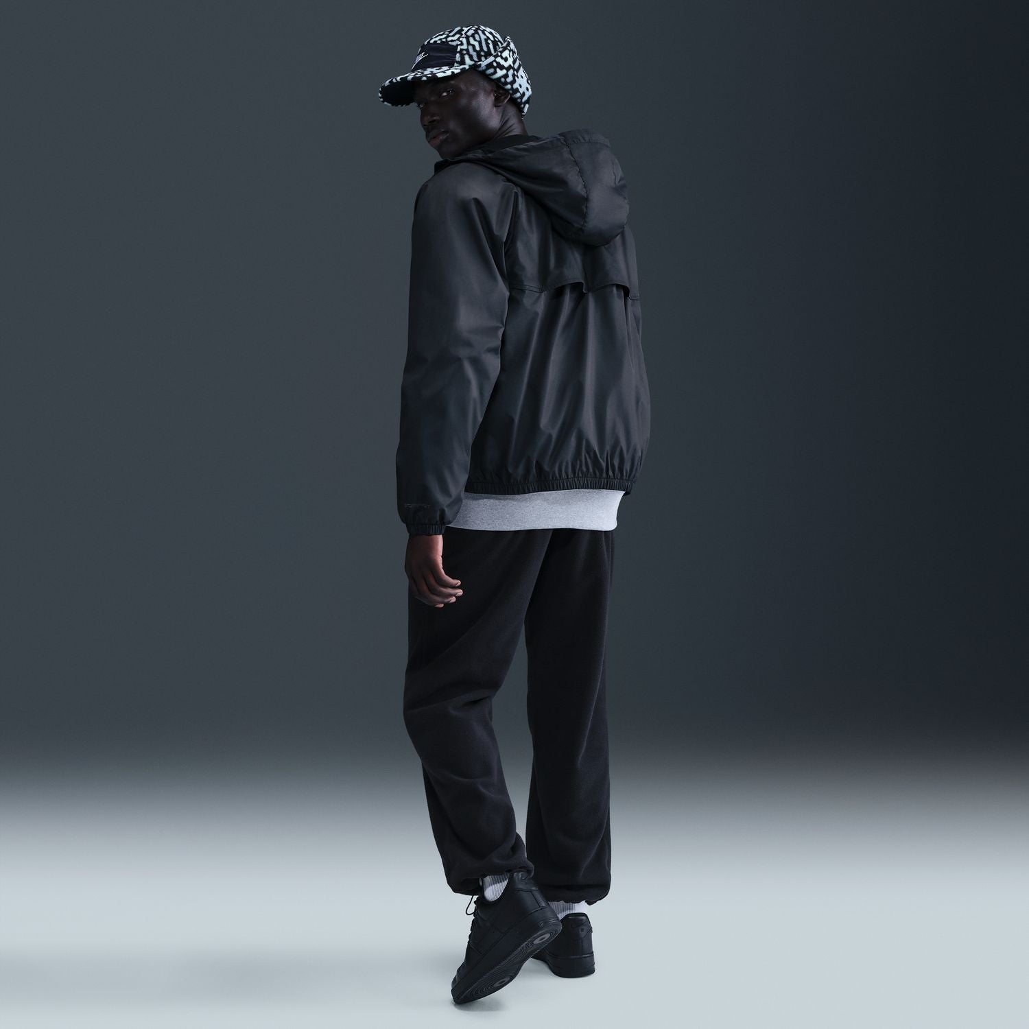 Nike Windbreaker | Men's | Black | ShopWSS