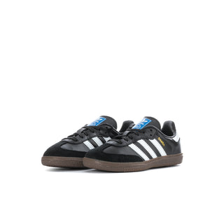 Kids black Samba OG sneakers pair view, white stripes and gum soles