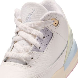 Toddler retro sneakers detail, white leather with lace eyelets and Jumpman logo.