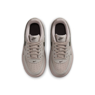 Kids low-top lace-up sneakers in light grey with cushioned collar and visible tongue