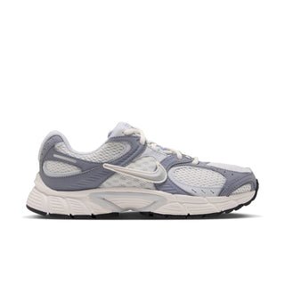 Nike V5 RNR women's sneaker in off-white mesh with gray overlays and a sculpted sole
