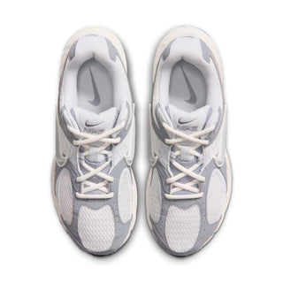 Top view of Nike V5 RNR women's sneakers with white laces and cushioned mesh collars