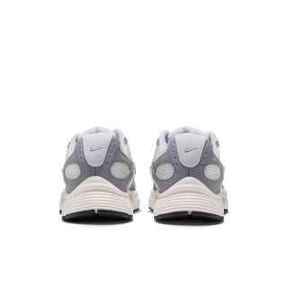 Rear view of Nike V5 RNR women's sneakers showing gray heel panels and layered soles