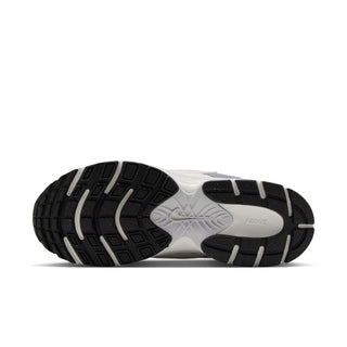 Nike V5 RNR women's sneaker outsole with black tread and a light gray center