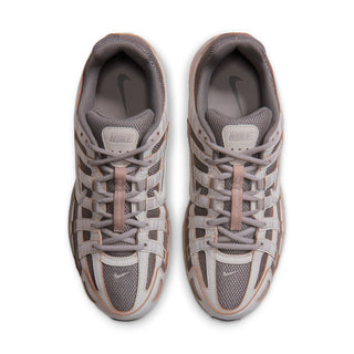 Men's sneakers with lace-up front and padded tongue, light bone and gray