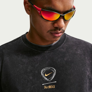 Men's black short-sleeve T-shirt with Air Max chest logo detail