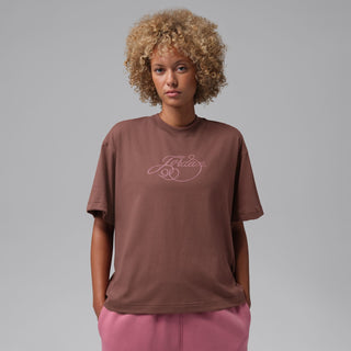 Oversized graphic tee for women in brown, crew neck with "Friday" logo