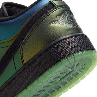 Youth AJ 1 Low SE heel close-up with Jordan logo, textured sole and green outsole