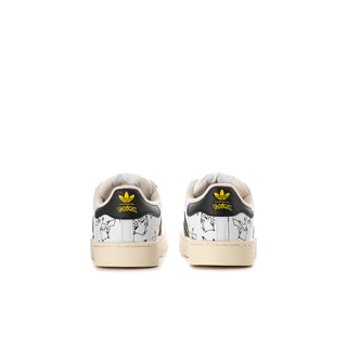 Kids low-top sneakers heel view with character print and black heel tab