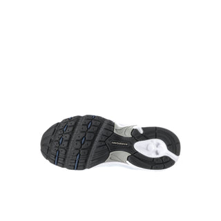 Kids' New Balance 530 sneaker outsole, black tread with white midsole