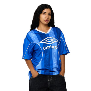Blue soccer jersey for men with V-neck, Umbro logo, and short sleeves