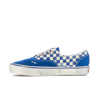 Men's low-top Vans sneakers in blue with checkerboard tongue and white midsole
