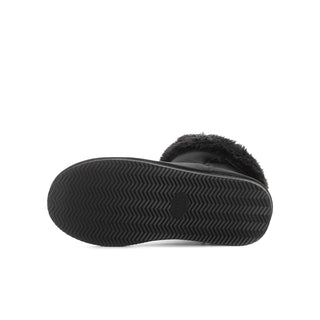 Youth black wrap boot outsole with textured zigzag tread