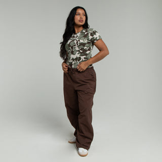 Women’s chestnut barrel pants with elastic waistband and relaxed barrel fit
