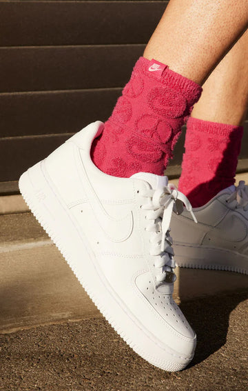 WHITE SNEAKERS