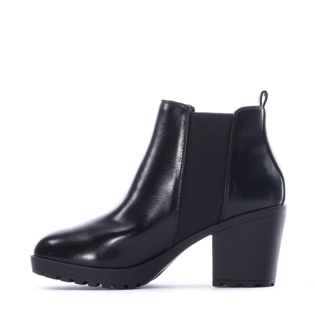 Tag Chelsea Bootie - Womens